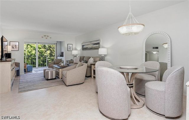 1001 Foxfire LN 307, Naples, FL 34104