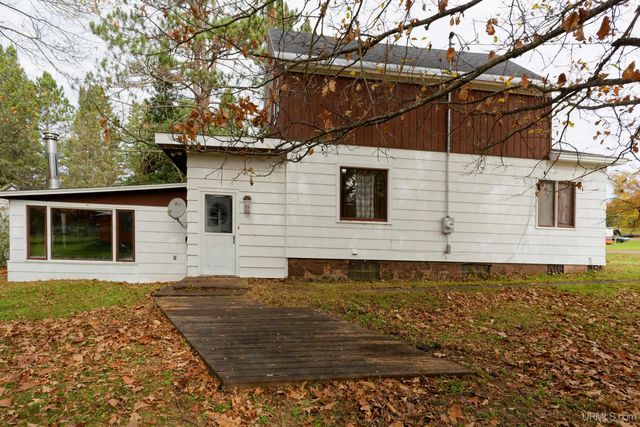 N10255 River Street, Ramsay, MI 49959