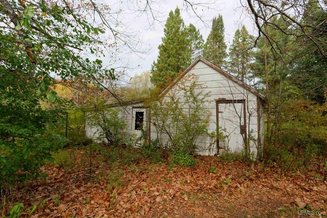 N10255 River Street, Ramsay, MI 49959