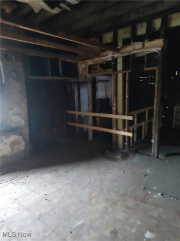 64 Diamond Street, Irondale, OH 43932