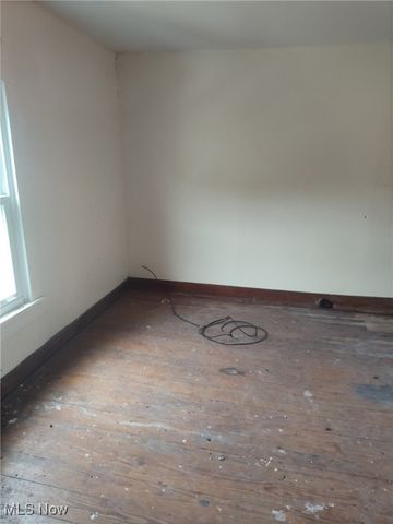 64 Diamond Street, Irondale, OH 43932