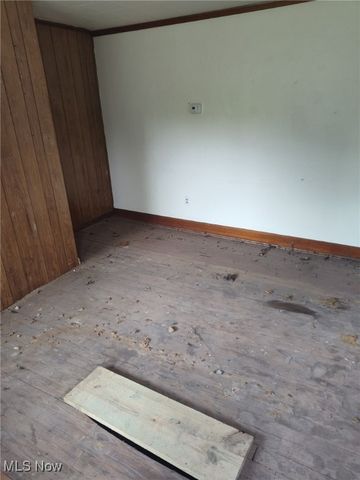 64 Diamond Street, Irondale, OH 43932