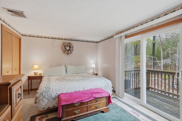 10 Lee Avenue, Burlington, MA 01803