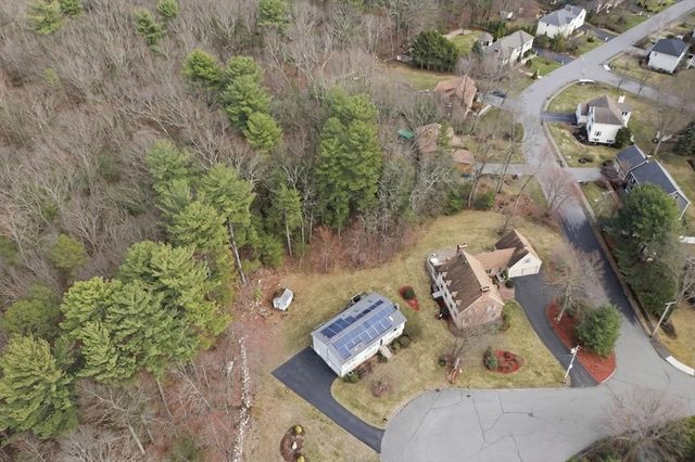 10 Lee Avenue, Burlington, MA 01803