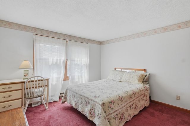 10 Lee Avenue, Burlington, MA 01803