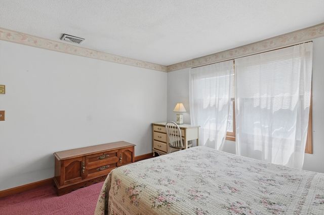 10 Lee Avenue, Burlington, MA 01803