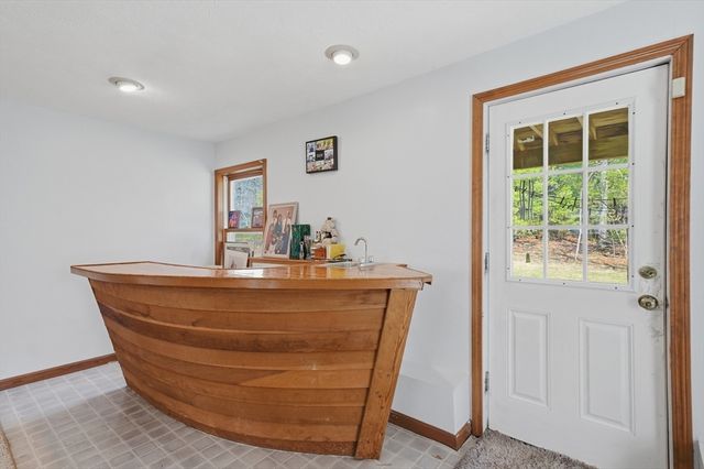 10 Lee Avenue, Burlington, MA 01803