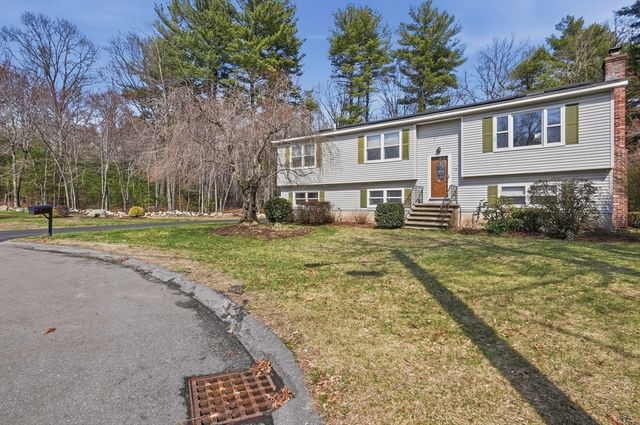 10 Lee Avenue, Burlington, MA 01803