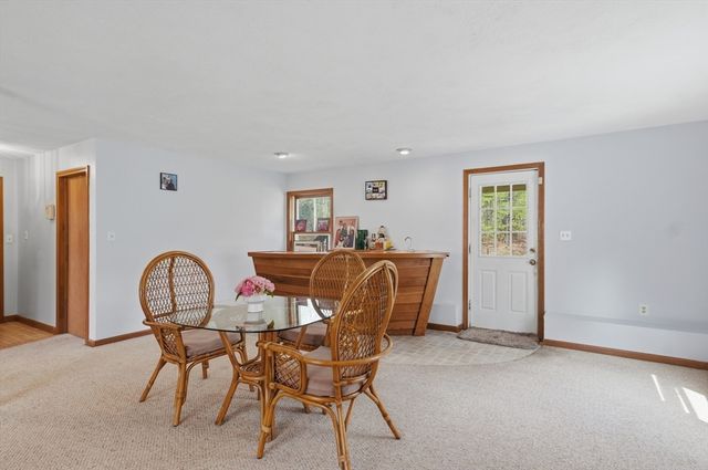 10 Lee Avenue, Burlington, MA 01803