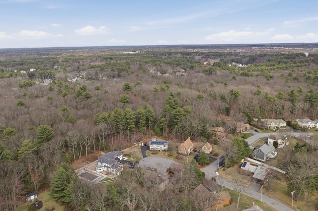 10 Lee Avenue, Burlington, MA 01803