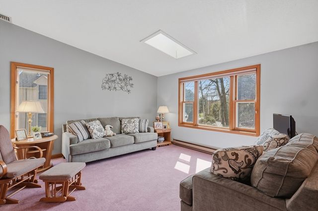10 Lee Avenue, Burlington, MA 01803