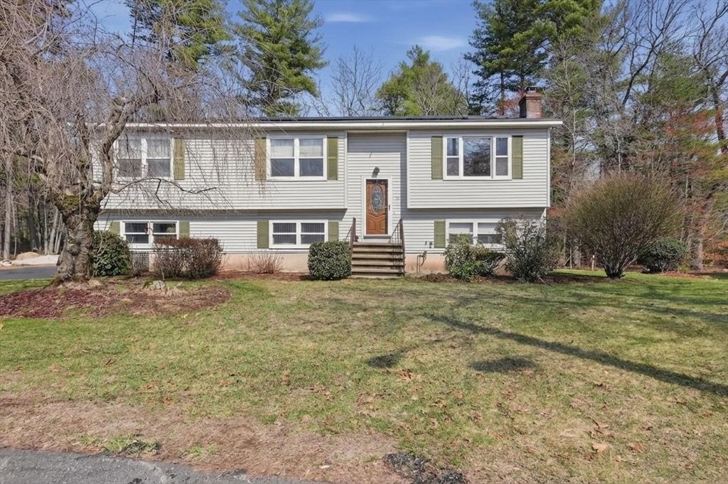 10 Lee Avenue, Burlington, MA 01803