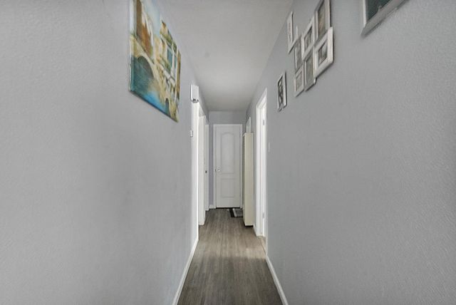 301 S Emerald Ave, Modesto, CA 95351