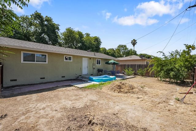 301 S Emerald Ave, Modesto, CA 95351