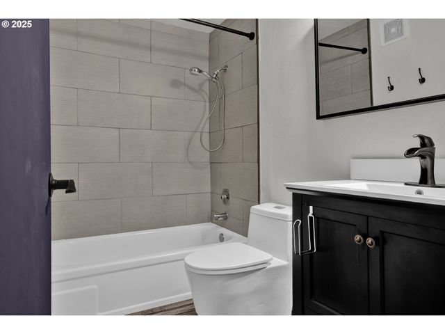 3845 COLONY OAKS Dr, Eugene, OR 97405