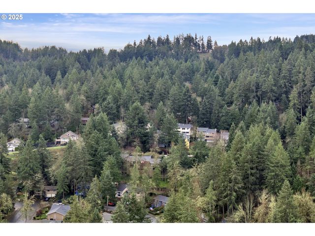 3845 COLONY OAKS Dr, Eugene, OR 97405