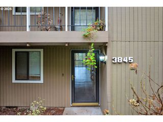 3845 COLONY OAKS Dr, Eugene, OR 97405