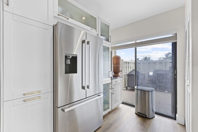 1023 Green Pine Boulevard H, West Palm Beach, FL 33409