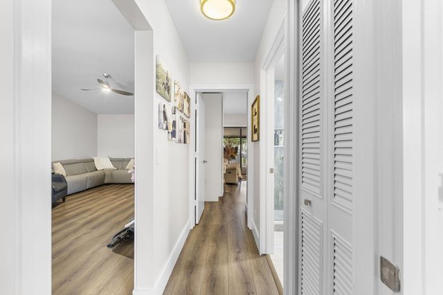 1023 Green Pine Boulevard H, West Palm Beach, FL 33409