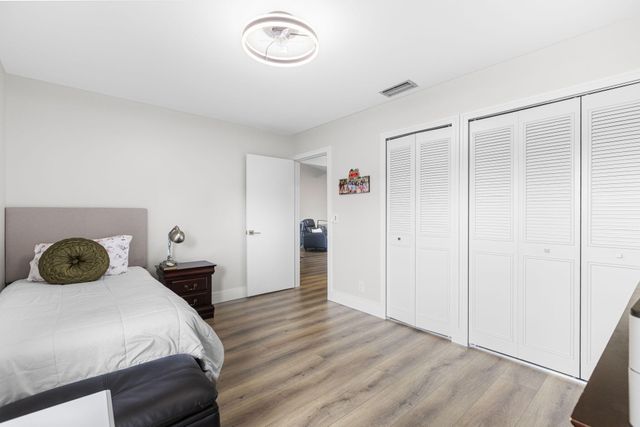 1023 Green Pine Boulevard H, West Palm Beach, FL 33409