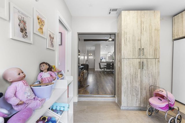 1023 Green Pine Boulevard H, West Palm Beach, FL 33409