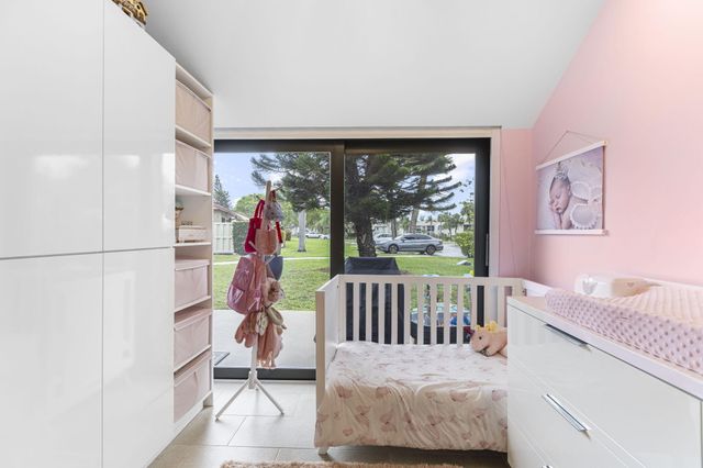 1023 Green Pine Boulevard H, West Palm Beach, FL 33409