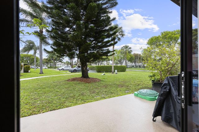 1023 Green Pine Boulevard H, West Palm Beach, FL 33409