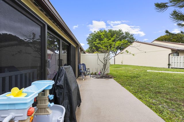 1023 Green Pine Boulevard H, West Palm Beach, FL 33409