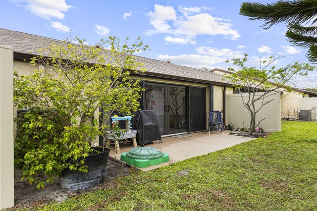 1023 Green Pine Boulevard H, West Palm Beach, FL 33409