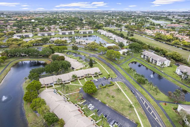 1023 Green Pine Boulevard H, West Palm Beach, FL 33409