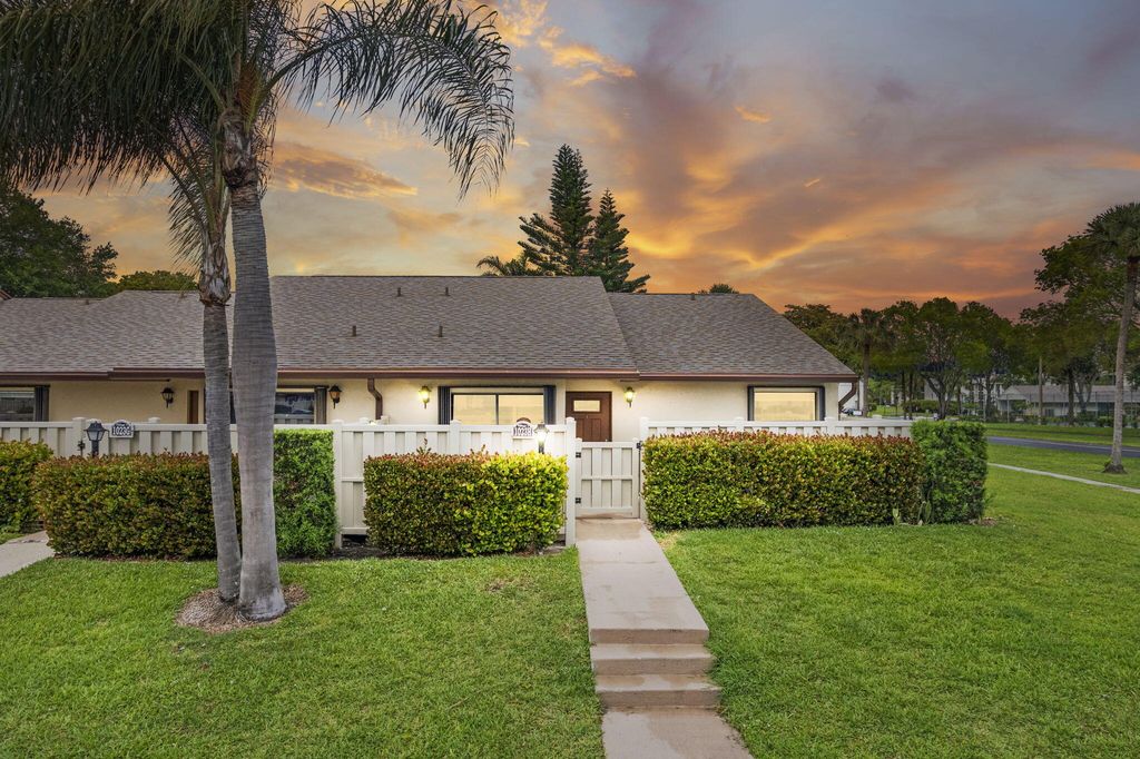 1023 Green Pine Boulevard H, West Palm Beach, FL 33409