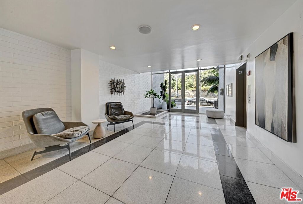 7560 Hollywood Boulevard 106, Los Angeles, CA 90046 — photo 2