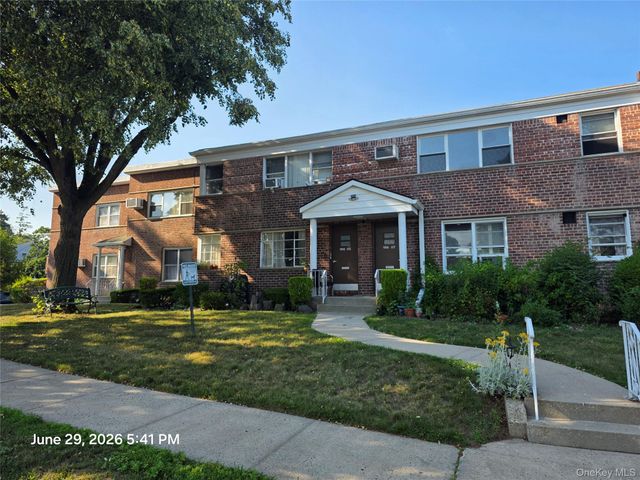 19607 Dunton Ave 1C, Holliswood, NY 11423