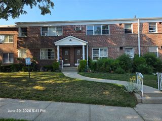 19607 Dunton Ave 1C, Holliswood, NY 11423