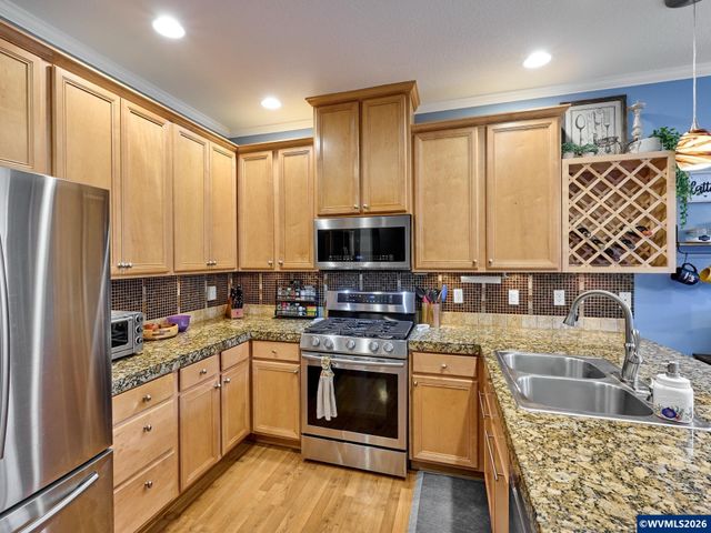2663 Baines Bl, Hubbard, OR 97032