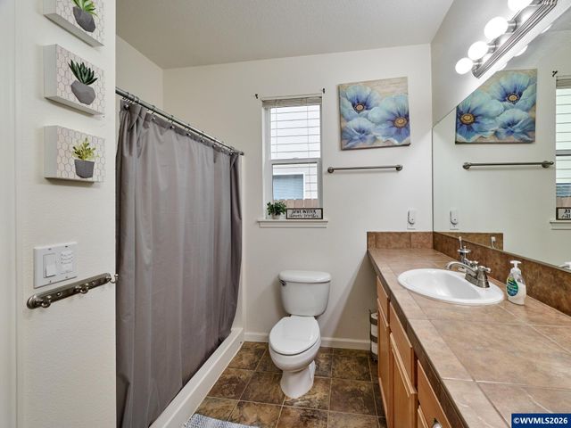 2663 Baines Bl, Hubbard, OR 97032