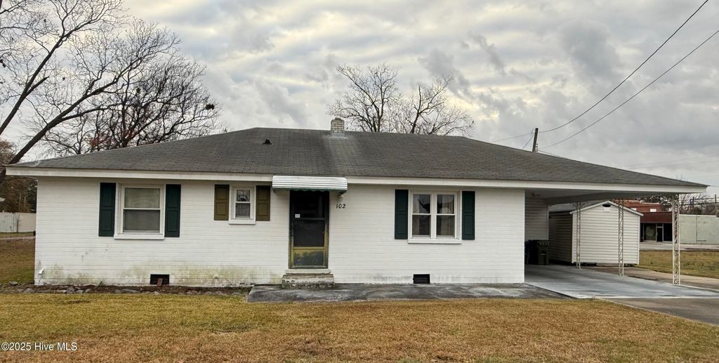 102 N Mill Street, Pikeville, NC 27863