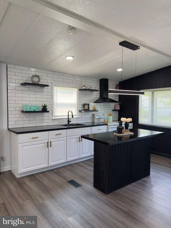 1957 MELVIN DR, Edgewood, MD 21040