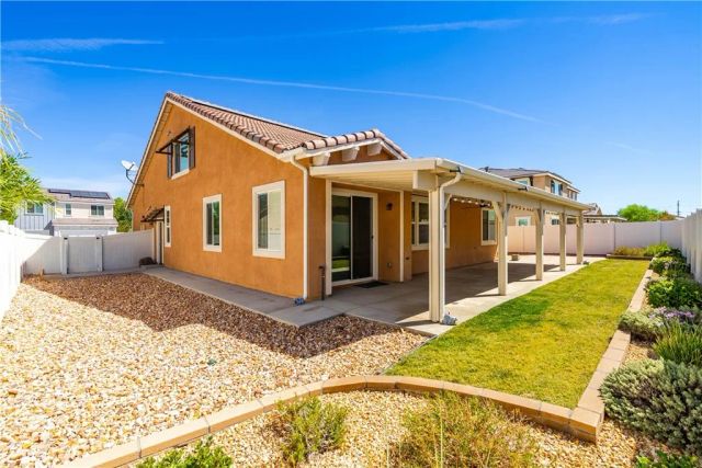 2108 Cork Oak Street, Palmdale, CA 93551