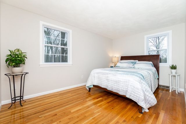 14 Oak Grove Rd, Randolph, MA 02368