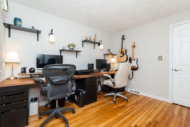 14 Oak Grove Rd, Randolph, MA 02368