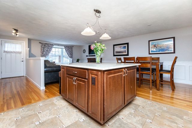 14 Oak Grove Rd, Randolph, MA 02368