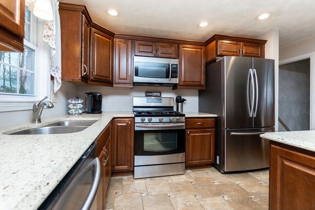 14 Oak Grove Rd, Randolph, MA 02368