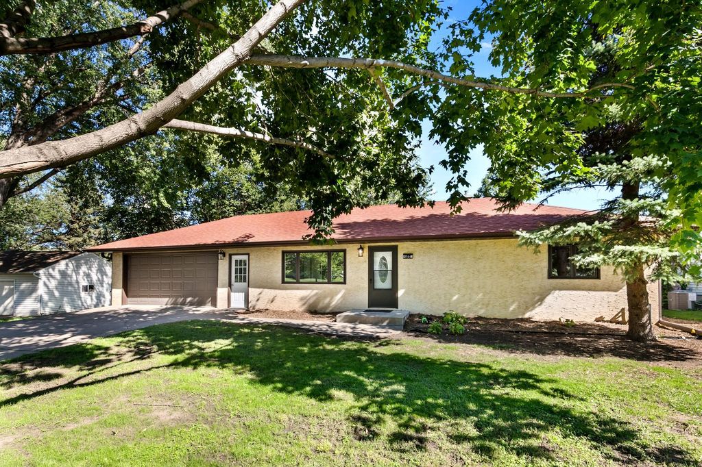 2566 Beacon Street, Roseville, MN 55113 — exterior