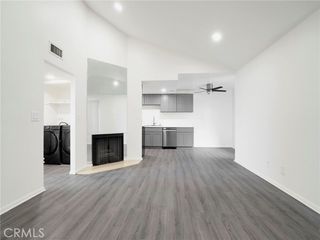 9038 Orion Avenue 209, North Hills (los Angeles), CA 91343