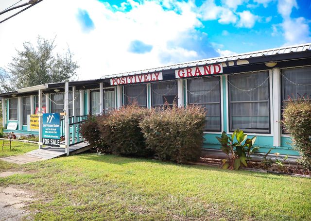 1032 Grand Avenue, Bacliff, TX 77518