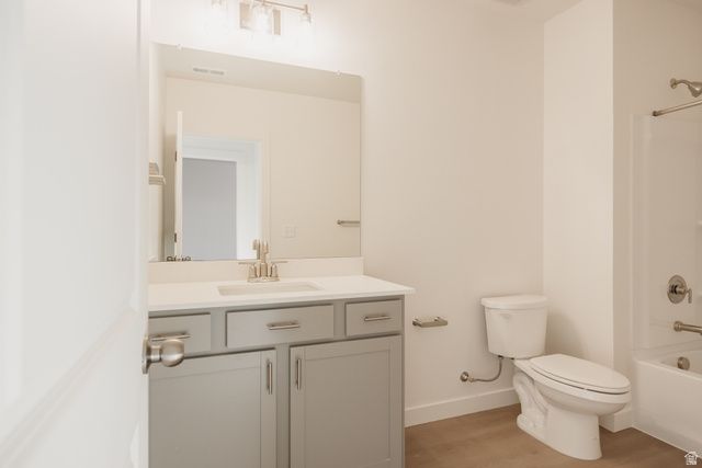 5233 S PARAMOUNT DR, Riverdale, UT 84405