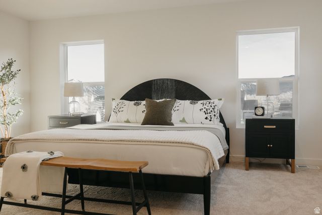 5233 S PARAMOUNT DR, Riverdale, UT 84405