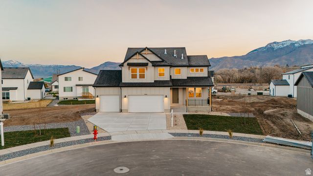 5233 S PARAMOUNT DR, Riverdale, UT 84405