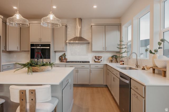 5233 S PARAMOUNT DR, Riverdale, UT 84405